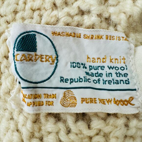 Carbery Hand Knit Pure Ireland Wool Chunky Cable Irish Cream Beanie Pom Pom Hat - Picture 4 of 7